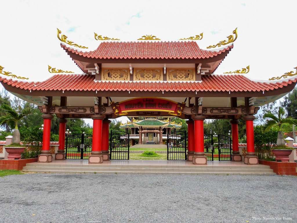 Khu lăng mộ Nguyễn Đình Chiểu